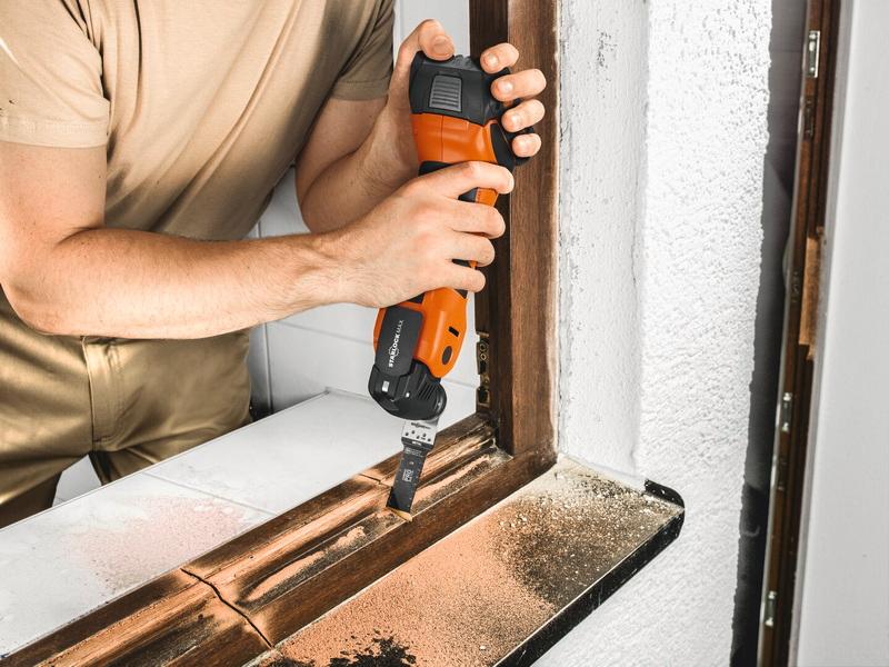 Akumulátorové oscilačné náradie Akumulátorový MultiMaster AMM 700 MAX AS (v kartóne)