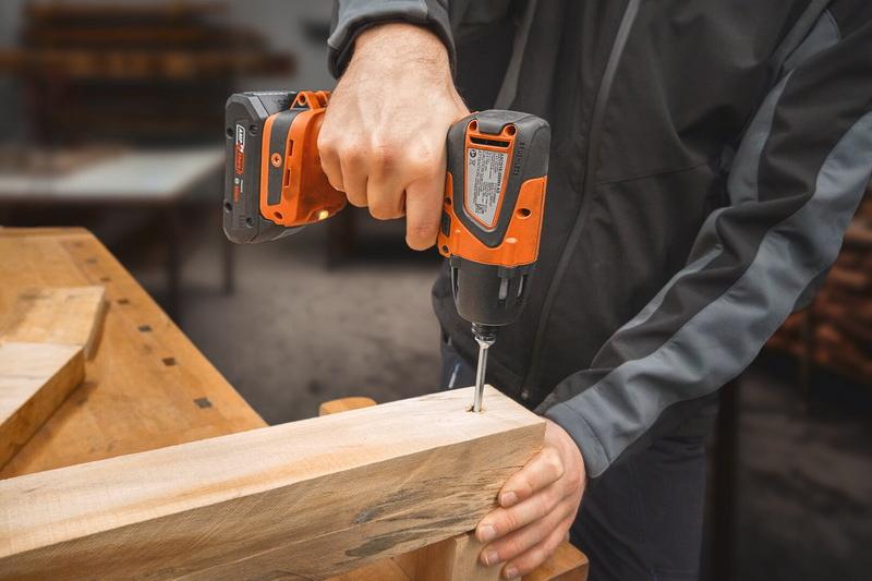 Zvýhodnená akumulátorová súprava Akumulátorový príklepový skrutkovač ASCD 18-200 W4 a akumulátorový vŕtací skrutkovač ASCM 18 QSW